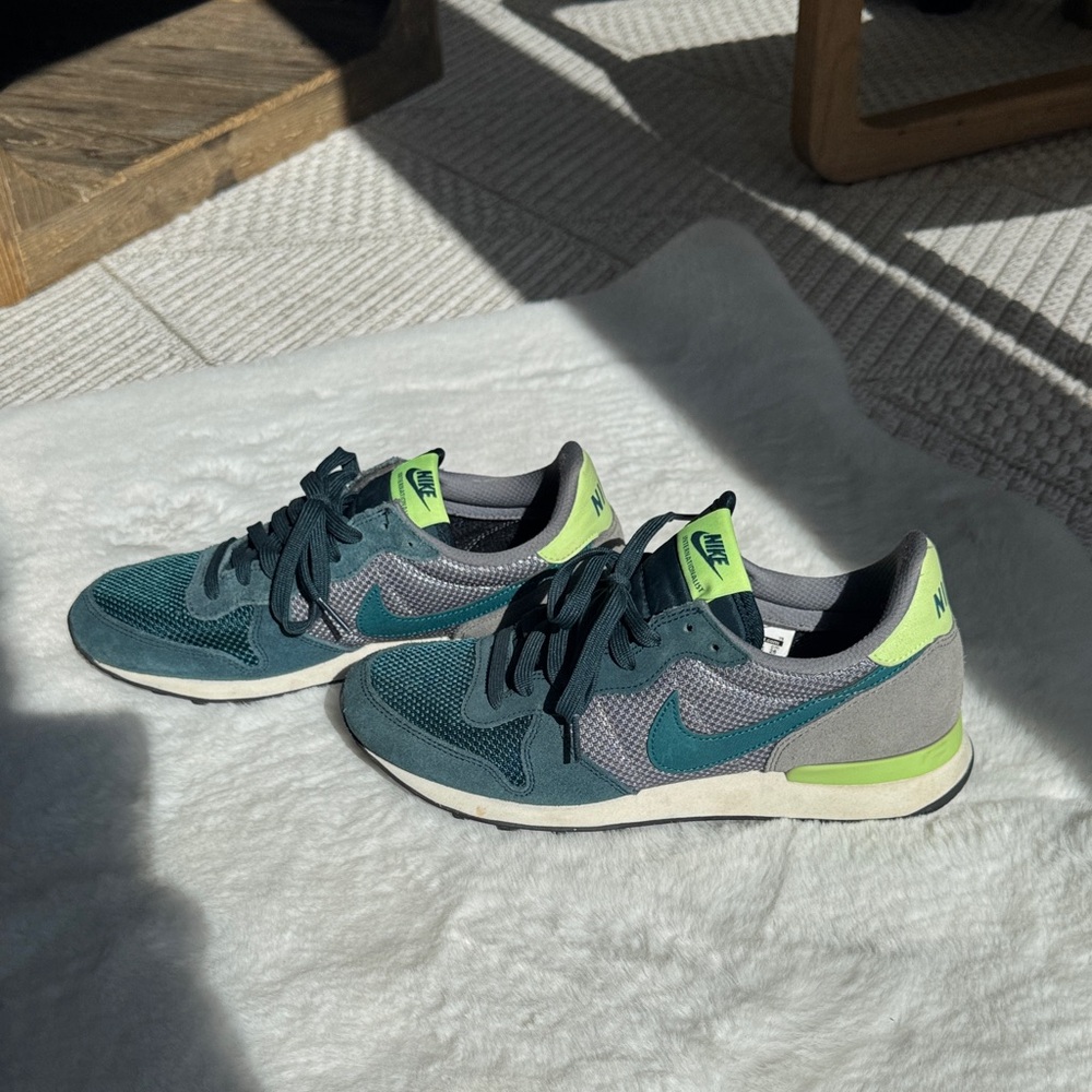 Nike Internationalist Sneakers in Blue-Green-Grey Colorway